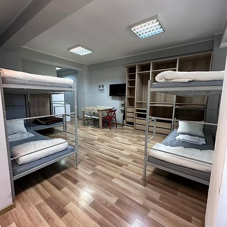 Heights Accommodation Unirii Free Parking Zone บูคาเรสต์ ภายนอก รูปภาพ
