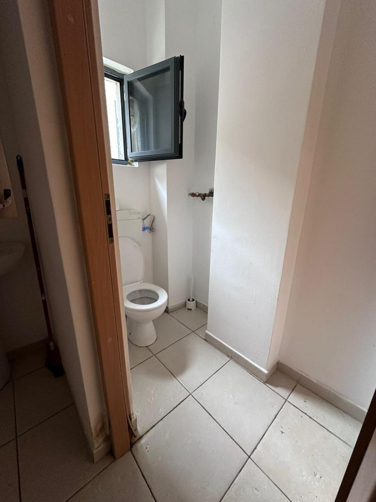 Heights Accommodation Unirii Free Parking Zone บูคาเรสต์ ภายนอก รูปภาพ