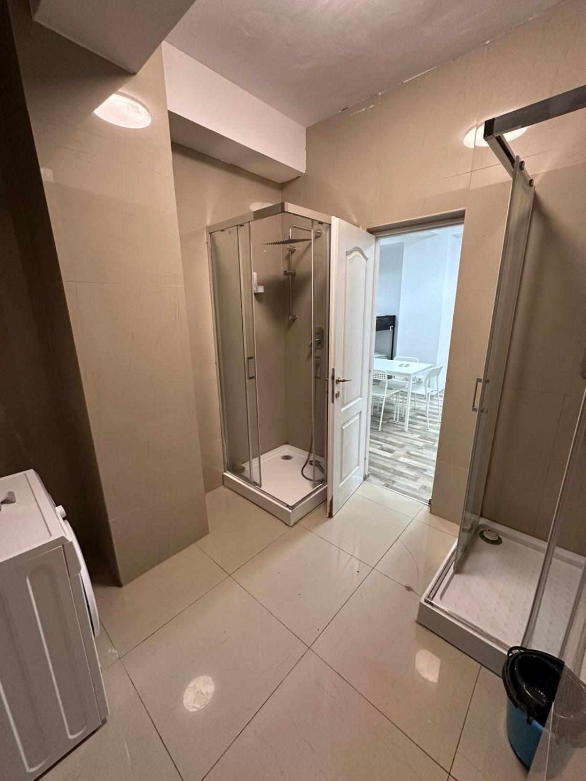 Heights Accommodation Unirii Free Parking Zone บูคาเรสต์ ภายนอก รูปภาพ