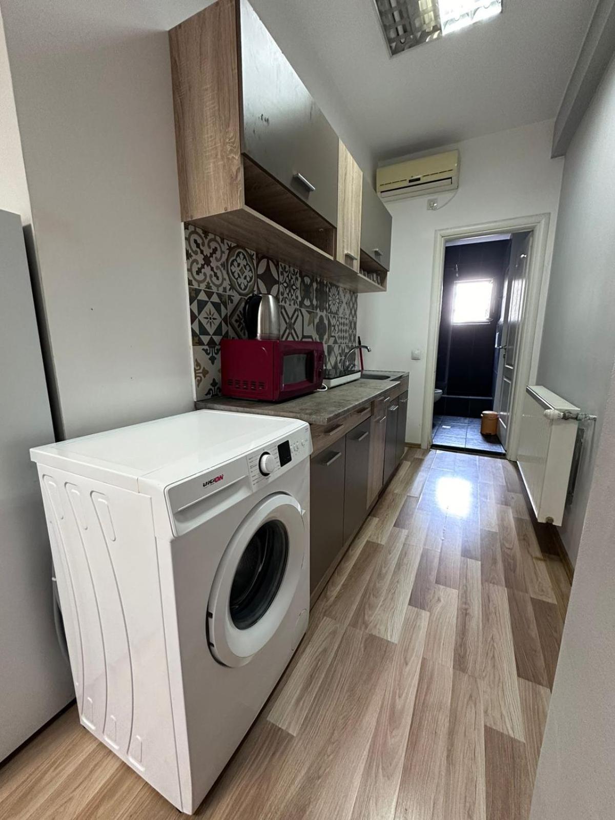 Heights Accommodation Unirii Free Parking Zone บูคาเรสต์ ภายนอก รูปภาพ