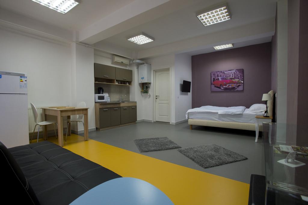 Heights Accommodation Unirii Free Parking Zone บูคาเรสต์ ภายนอก รูปภาพ